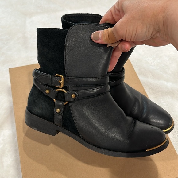 Authentic UGG ANKLE BOOTS SIZE 8 - Picture 4 of 12